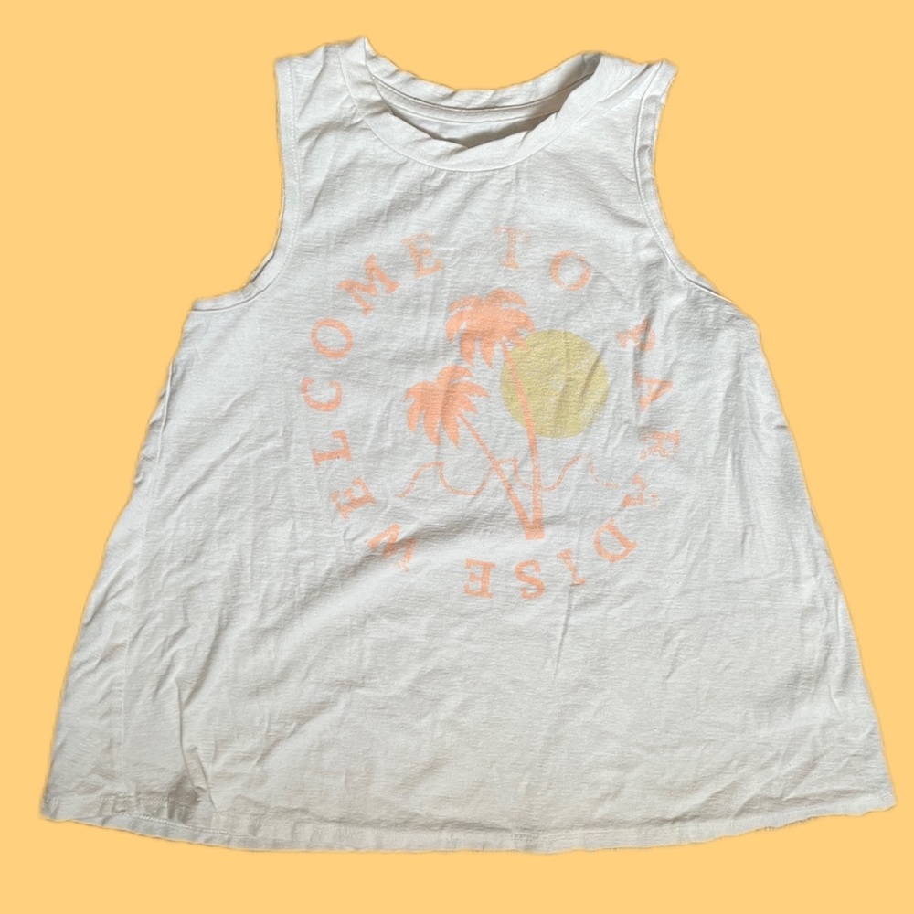 Girls art class,beach tank